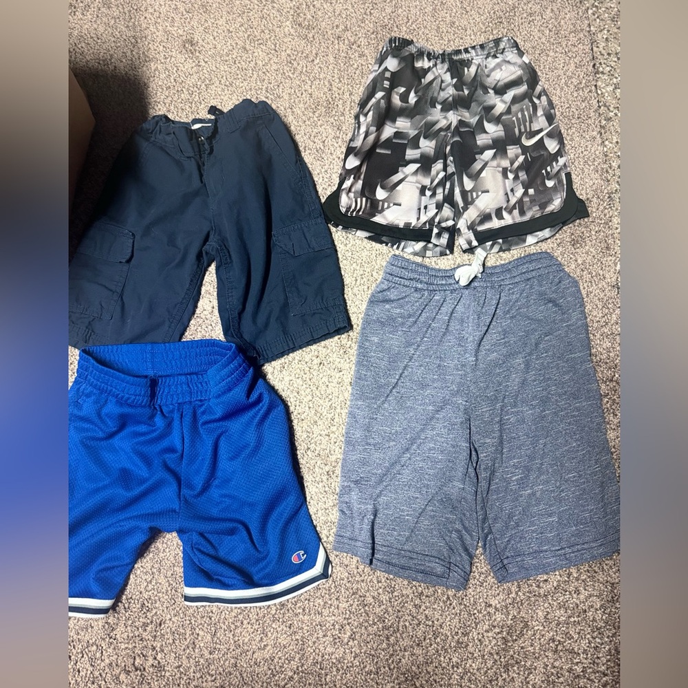 4 pairs of boys shorts size 7/8 Nike carters Levi